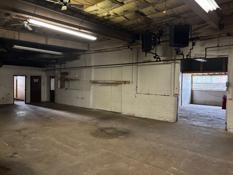 More Photos Of 3 Spring Valley Rd, Reading Light Manufacturing For Lease