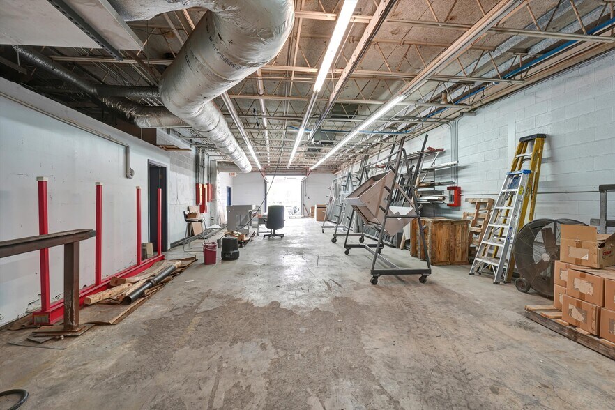 More Photos Of 1904 W Emory Rd, Powell Light Manufacturing For Sale