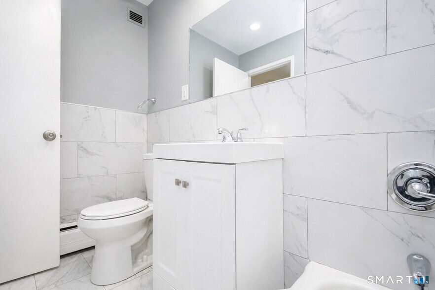 More Photos Of 18 Sherman St, Hartford Apartments For Sale