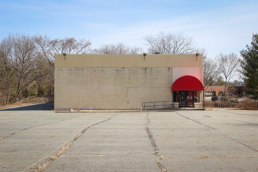 More Photos Of 806 Route 17 N, Ramsey Freestanding For Sale