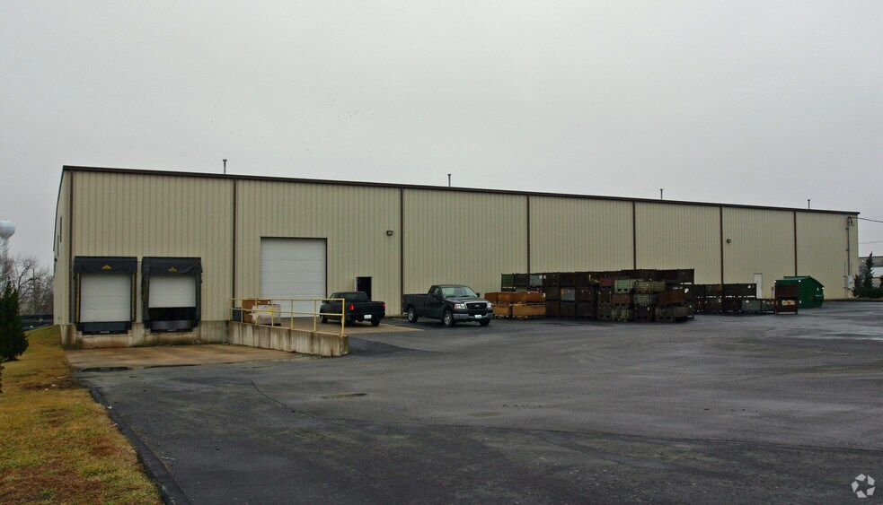 More Photos Of 824 Lone Star Dr, O'Fallon Warehouse For Lease