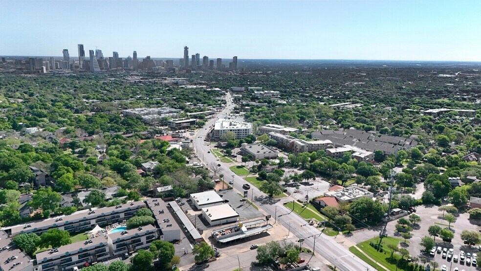 More Photos Of 2525 S Lamar Blvd, Austin Office For Sale