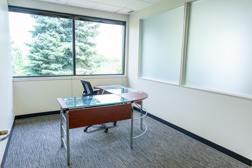 More Photos Of 11820-11830 Nicholas St, Omaha Office For Lease