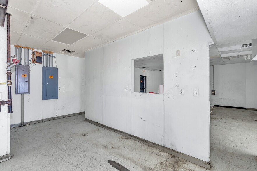 More Photos Of 3221 Wrightsboro Rd, Augusta Freestanding For Lease