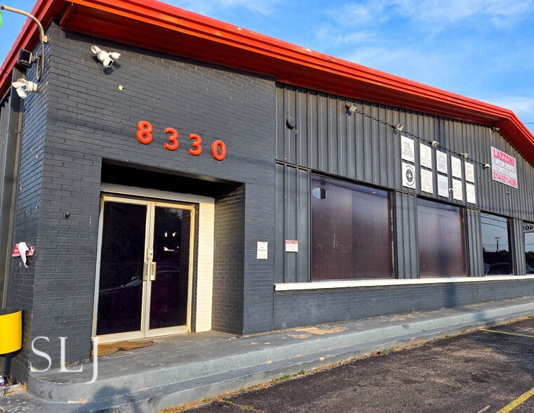 More Photos Of 8326-8330 Harry Hines Blvd, Dallas Auto Repair For Lease