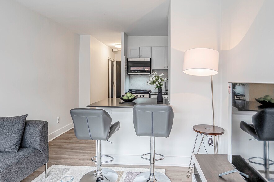 More Photos Of 105 Rue Milton, Montréal Apartments For Sale
