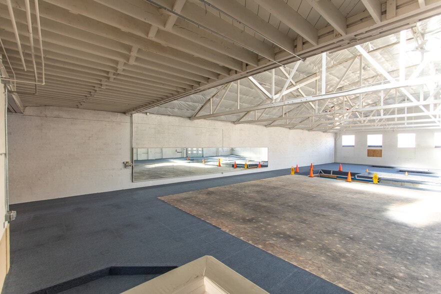 More Photos Of 815 N 1st Ave, Great Falls Auto Dealership For Sale