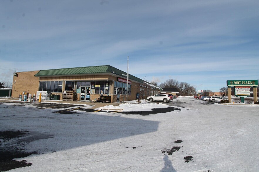 More Photos Of 1220 Janesville Ave, Fort Atkinson Storefront For Sale