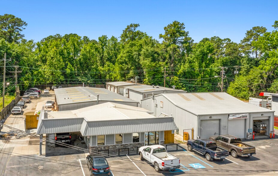 More Photos Of 329 E Montgomery Cross Rd, Savannah Convenience Store For Sale