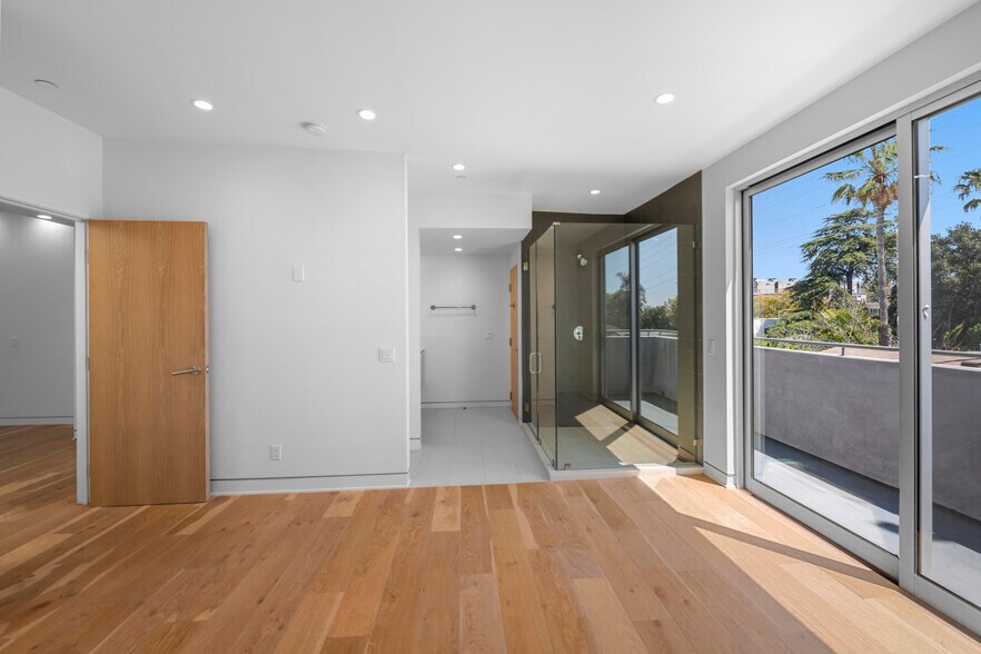 More Photos Of 920 N Fairfax Ave, West Hollywood Loft Creative Space For Sale