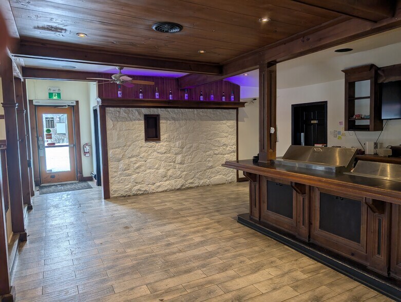 More Photos Of 2300 Wharncliffe Rd S, London Restaurant For Sale