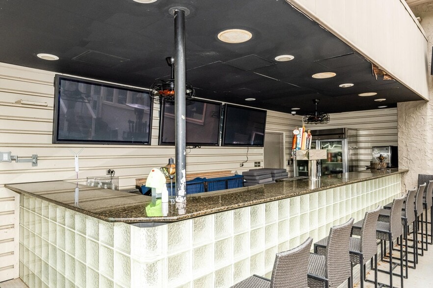 More Photos Of 16409 Red Arrow Hwy, Union Pier General Retail For Sale