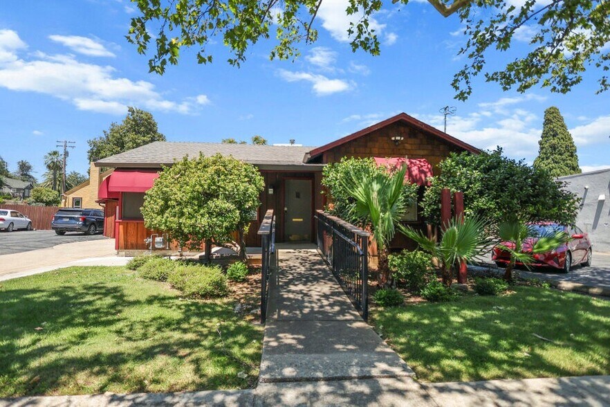 Primary Photo Of 1826 Sonoma St, Redding Healthcare For Sale