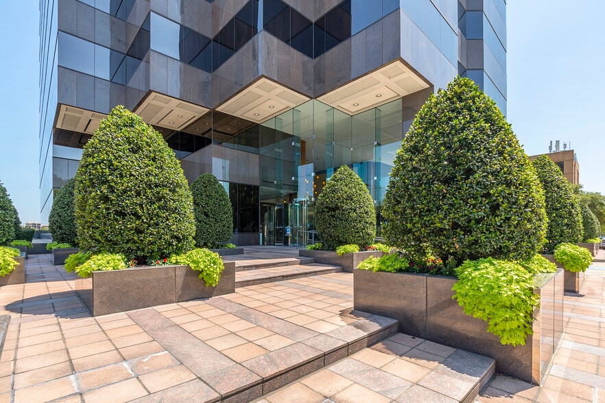 More Photos Of 10000 N Central Expy, Dallas Office Residential For Lease