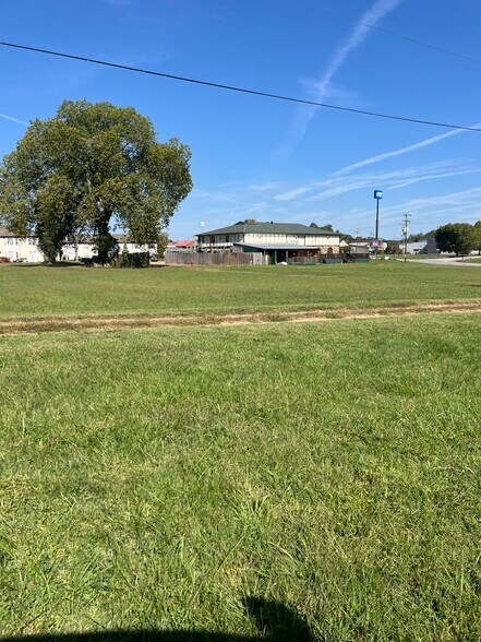 More Photos Of 735 Interstate Dr, Manchester Land For Lease
