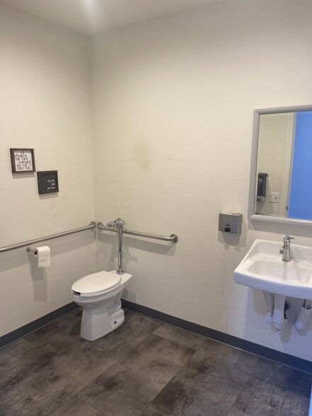More Photos Of 500 W El Camino Real, Sunnyvale Freestanding For Lease
