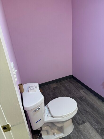 More Photos Of 2216 Habersham St, Savannah Freestanding For Lease