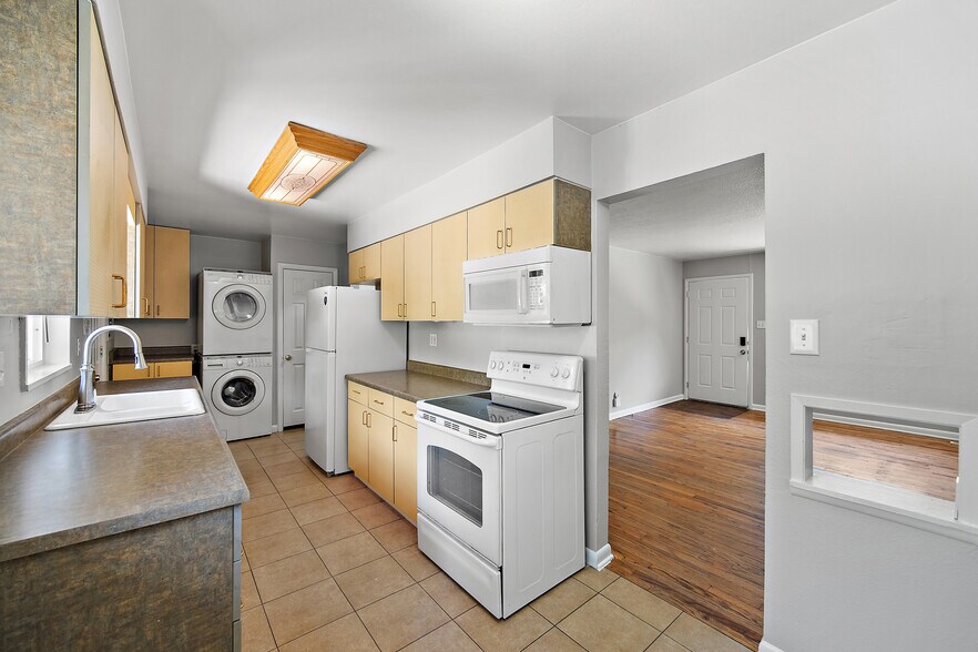 More Photos Of 126 W Cheyenne Rd, Colorado Springs Apartments For Sale