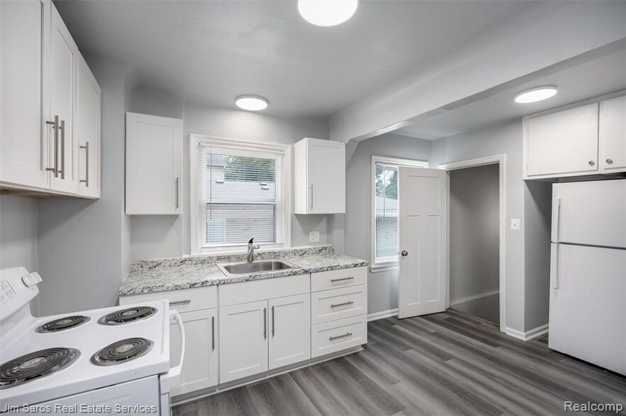 More Photos Of 22911 Hayes Ave, Eastpointe Multifamily For Sale