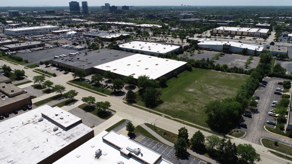 More Photos Of 933 E Remington Rd, Schaumburg Warehouse For Lease