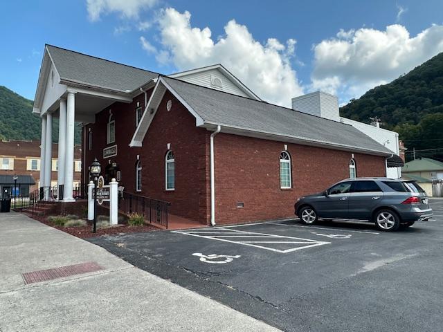 More Photos Of 205 W Kentucky Ave, Pineville Funeral Home For Sale