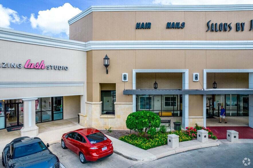 More Photos Of 999 E Basse Rd, San Antonio Unknown For Lease