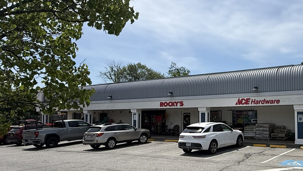 More Photos Of 257-277 Newport Rd, New London Freestanding For Lease