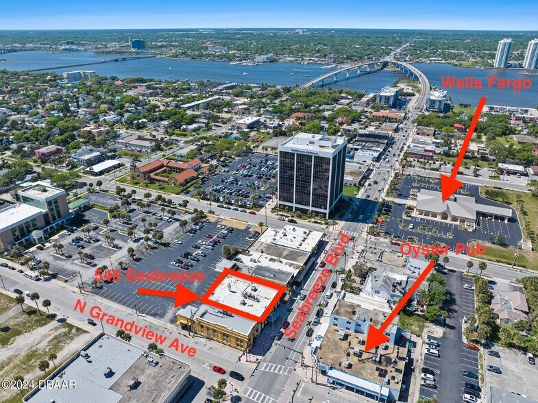 More Photos Of 546 Seabreeze Blvd, Daytona Beach Bar For Lease