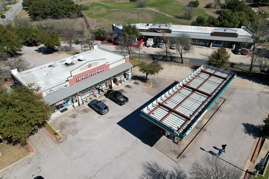 More Photos Of 8201 Cross Park Dr, Austin Unknown For Lease