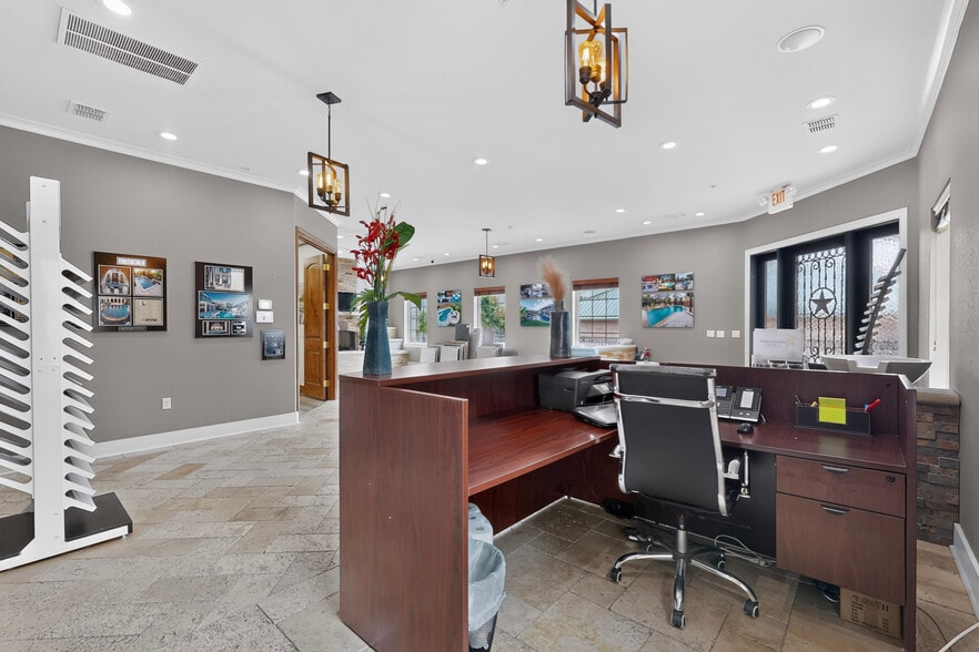 More Photos Of 2230 Bush Dr, McKinney Medical For Lease