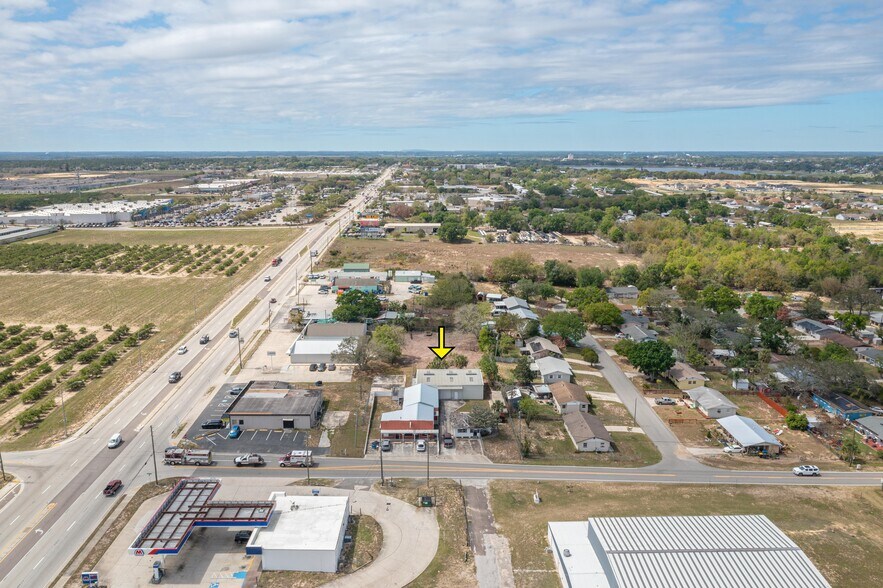 More Photos Of 19 Evergreen Dr, Lake Wales Freestanding For Sale