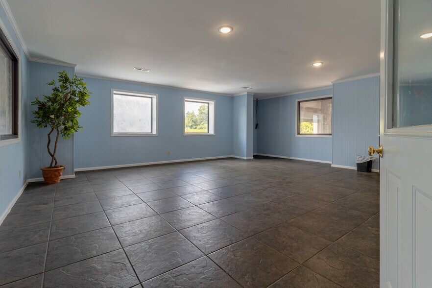 More Photos Of 3656 Chattanooga Rd, Tunnel Hill Warehouse For Sale