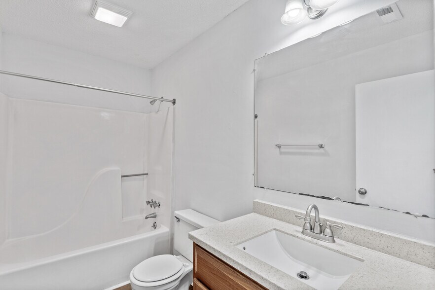 More Photos Of 2322 Indian Dr, Jacksonville Apartments For Sale