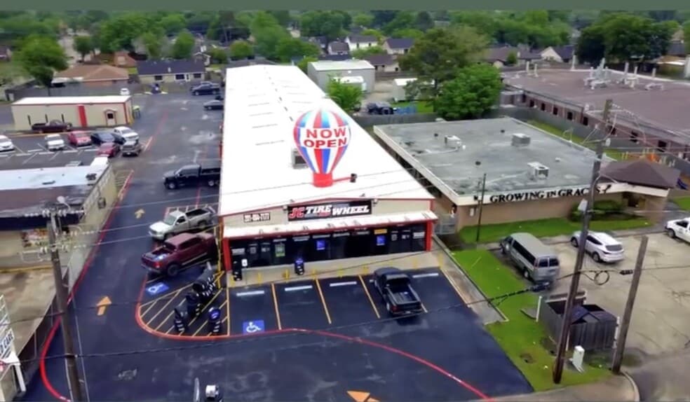 Primary Photo Of 5154 E Sam Houston Pky, Houston General Retail For Sale