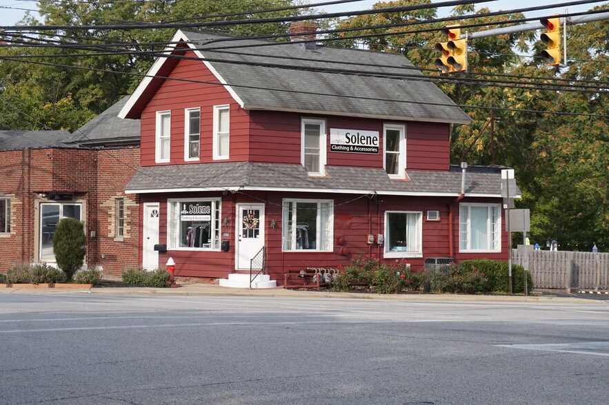 More Photos Of 37000-37040 Detroit Rd, Avon Restaurant For Lease