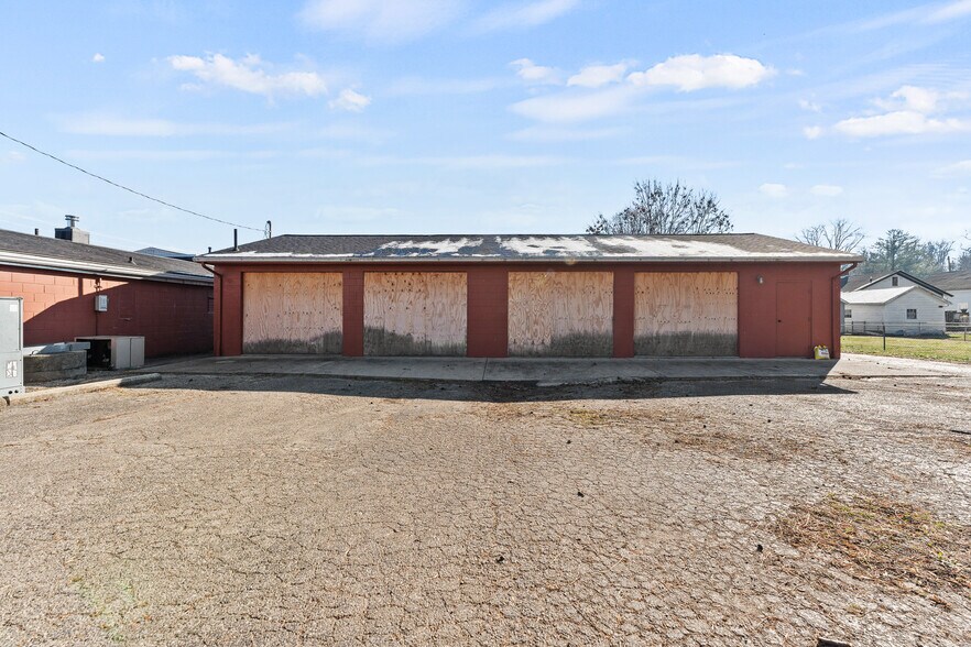 More Photos Of 237 W Main St, Williamsburg Restaurant For Sale