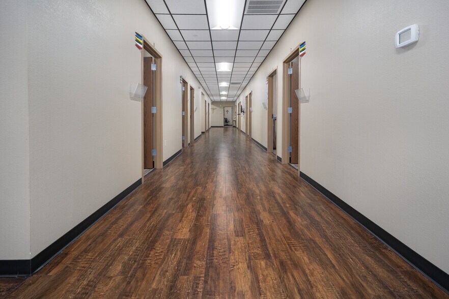 More Photos Of 4200 Carriage Way, Weatherford Medical For Lease