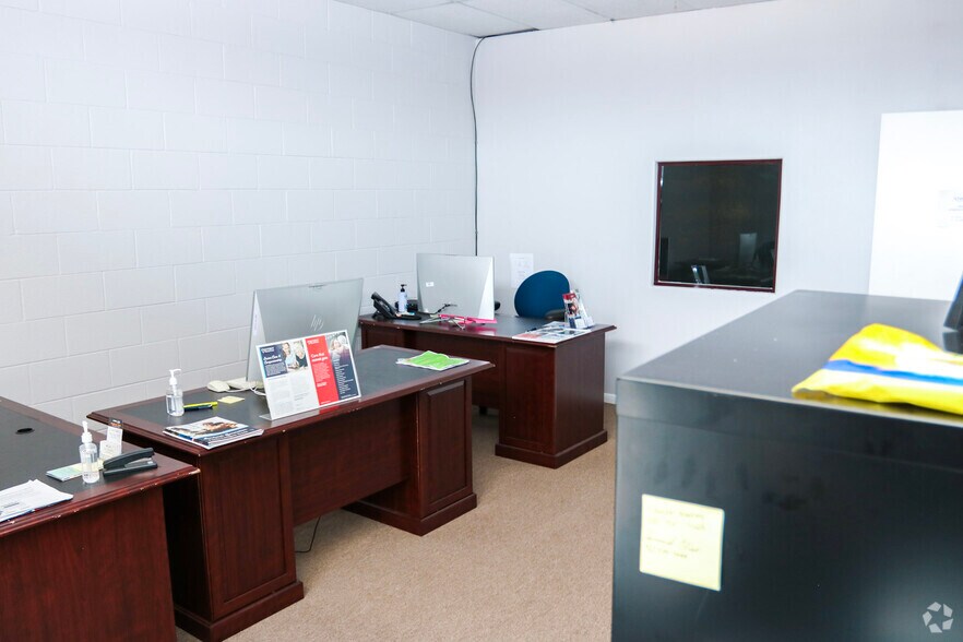 More Photos Of 201 N Winfree St, Dayton Office For Lease