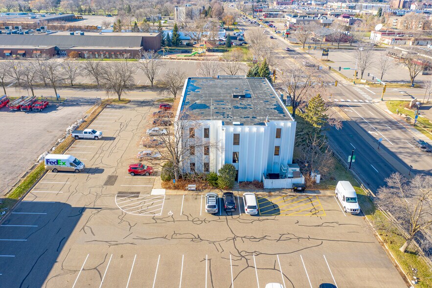 More Photos Of 4124 N Quebec Ave, New Hope Office For Sale