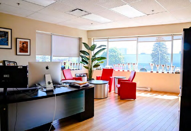 More Photos Of 1855 Rue Saint-Régis, Dollard-des-Ormeaux Office For Lease
