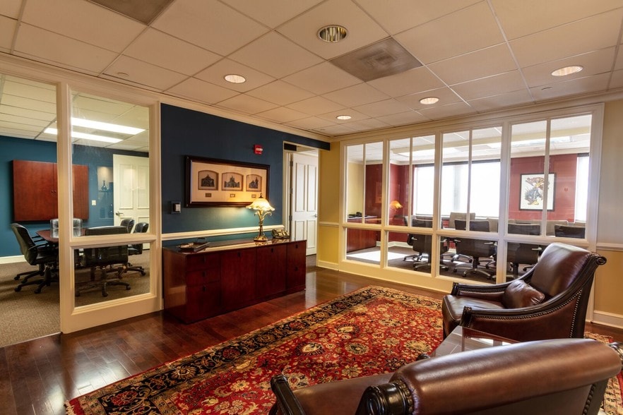 More Photos Of 201 E Main Dr, El Paso Office For Lease