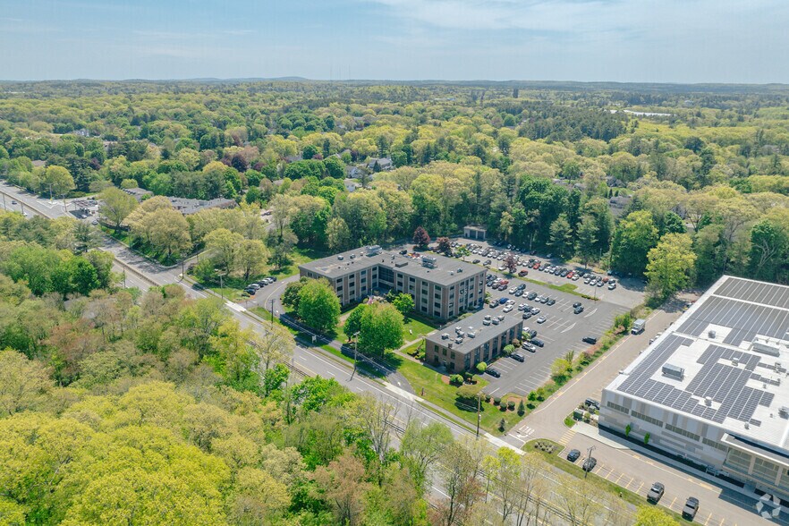 More Photos Of 888 Worcester St, Wellesley Office For Lease