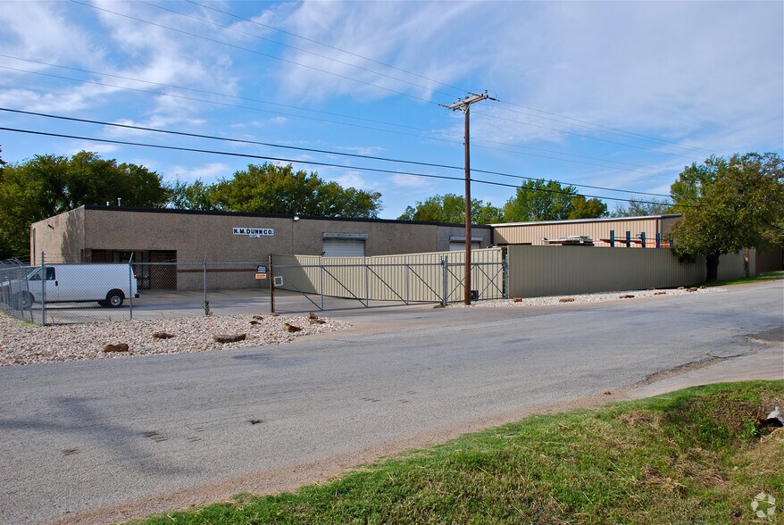 Primary Photo Of 11320 Mosier Valley Rd, Fort Worth Warehouse For Lease