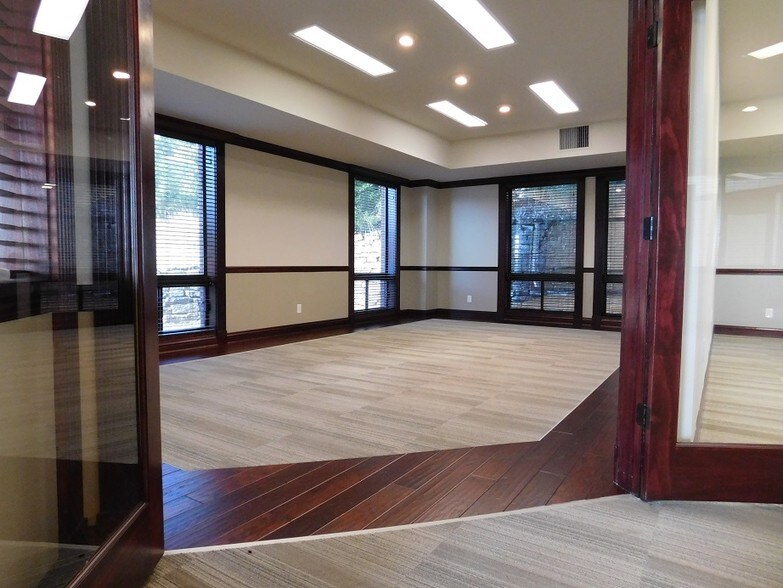 More Photos Of 6101 W Courtyard Dr, Austin Unknown For Lease