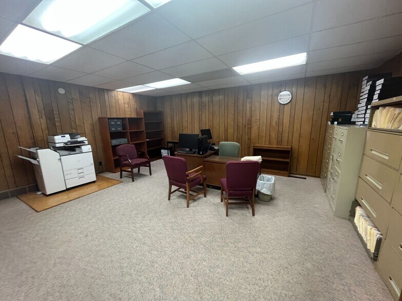 More Photos Of 229 N Main St, Valentine Office For Sale