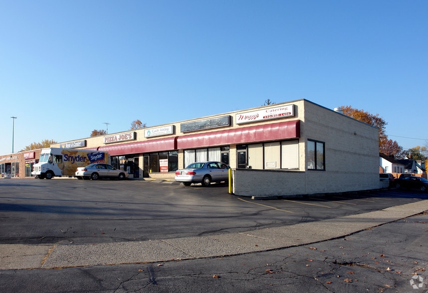 More Photos Of 6810 Market St, Youngstown Unknown For Lease