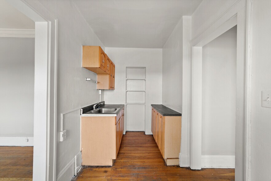 More Photos Of 1690 Eddington Rd, Cleveland Heights Apartments For Sale