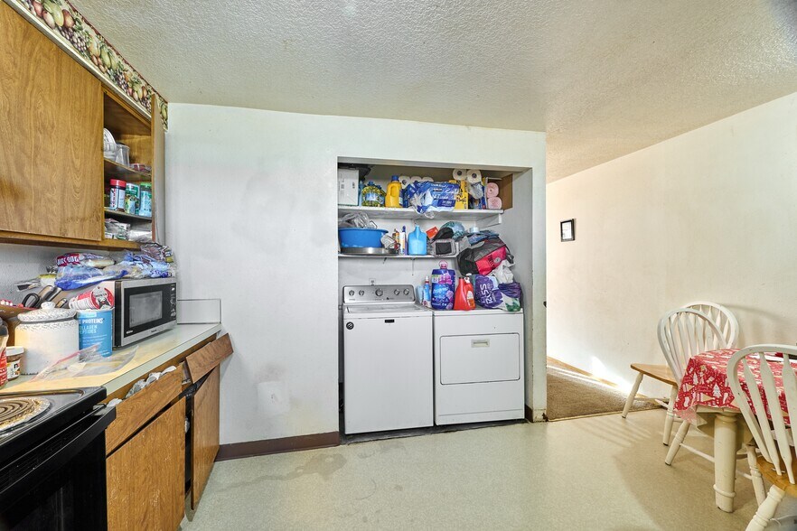 More Photos Of 880 N Pershing St, Mount Angel Apartments For Sale