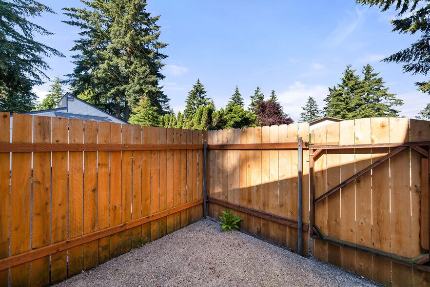 More Photos Of 14623 NE Coast Pine Ct, Vancouver Apartments For Sale