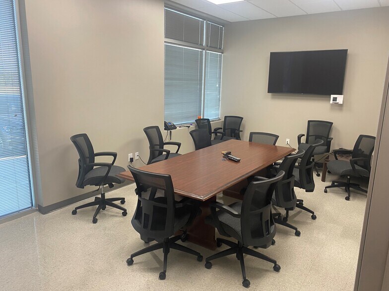 More Photos Of 2515 N Belt Line Rd, Grand Prairie Warehouse For Lease